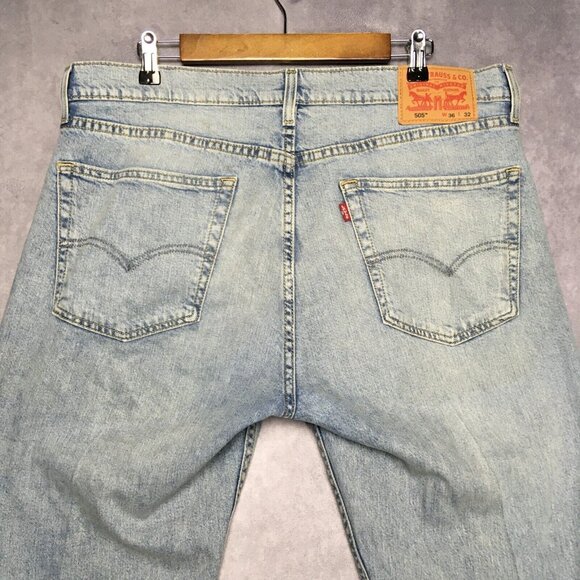Levis Mens 505 Regular Fit Blue Jeans size 36x32 Light Wash Stretch Denim Pants